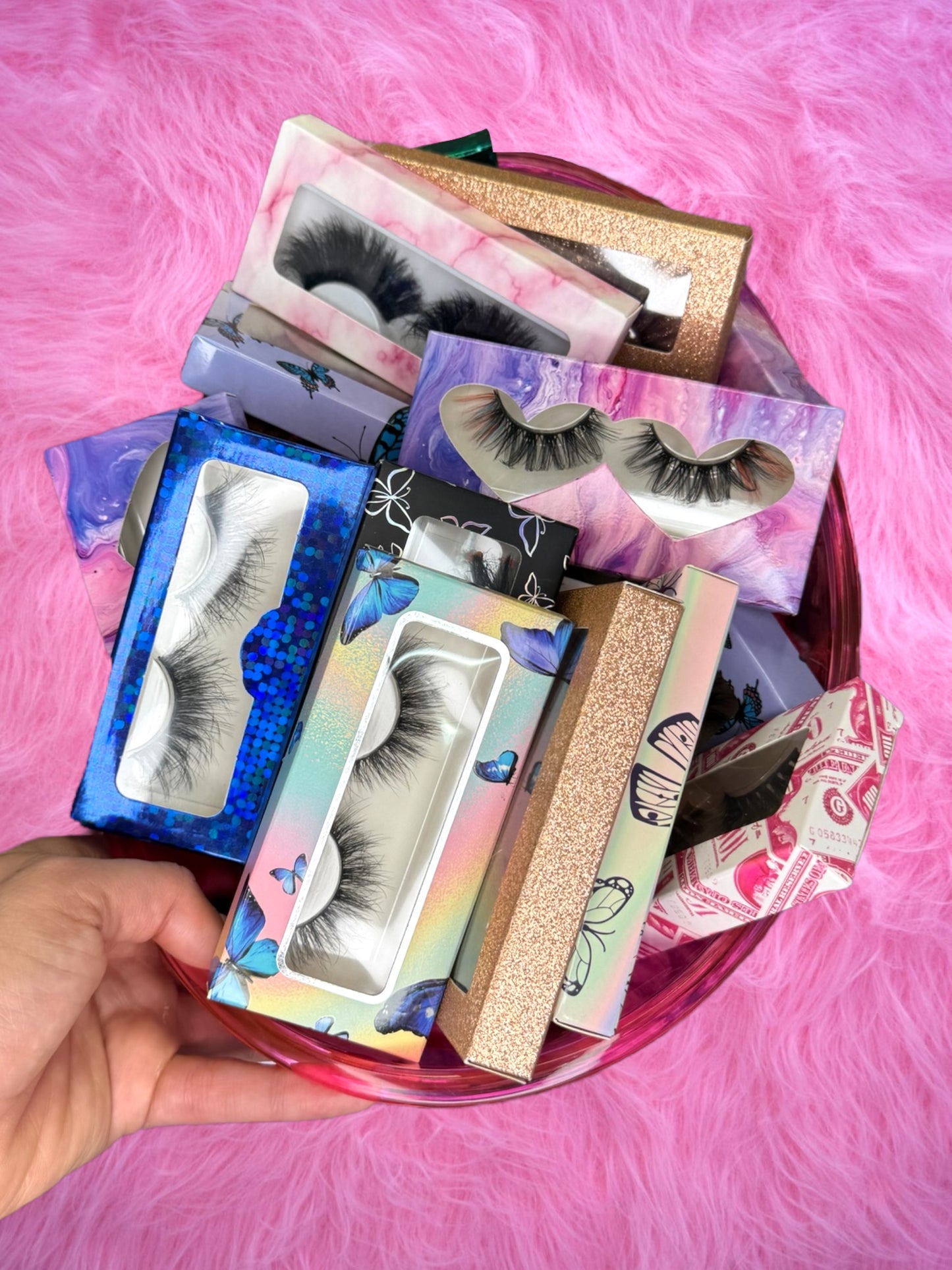 Lucky Lash Scoop